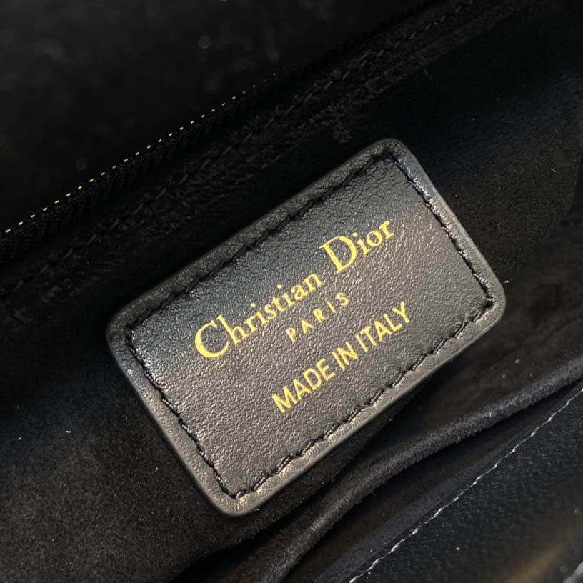 Dior Lady Dior Bag    20cm - DesignerGu