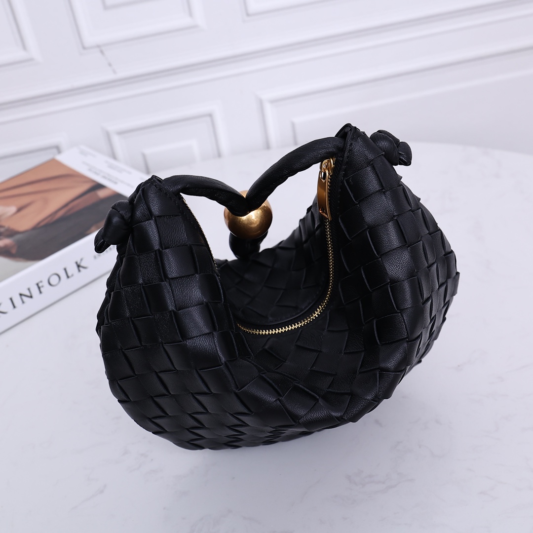 Bottega Veneta Turn Pouch （29X19X3CM） - DesignerGu