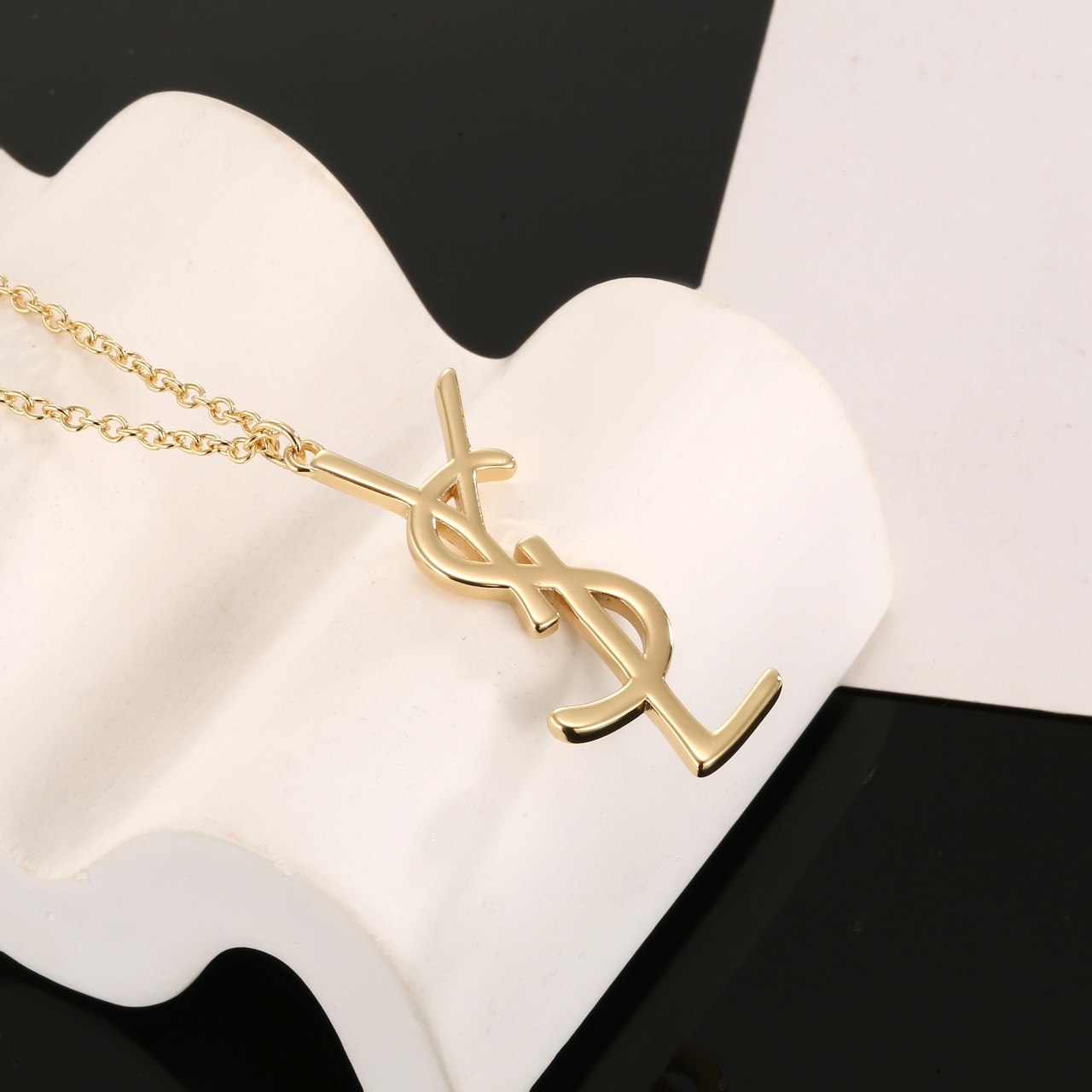 Saint Laurent Necklace - DesignerGu