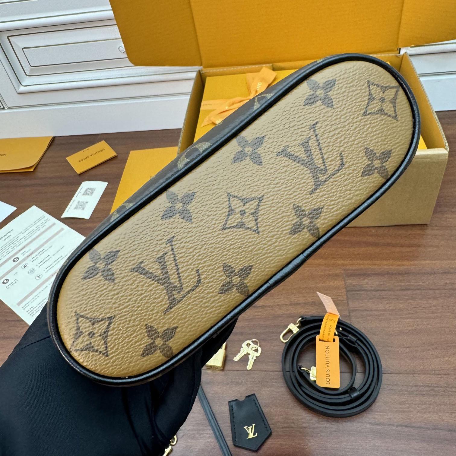 Louis Vuitton Vanity Chain Pouch    M47125 - DesignerGu