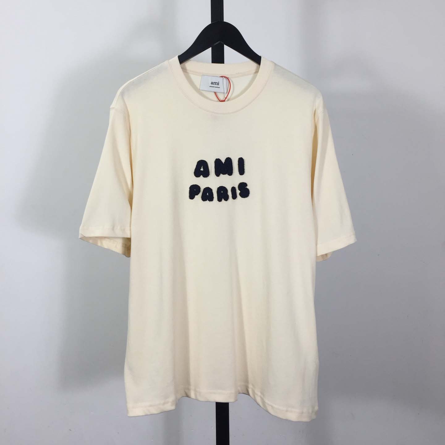 AMI Paris T-Shirt  - DesignerGu