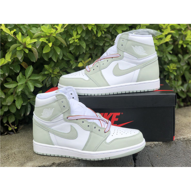 Jordan AJ1 WMNS "Seafoam"  CD0461-002 - 