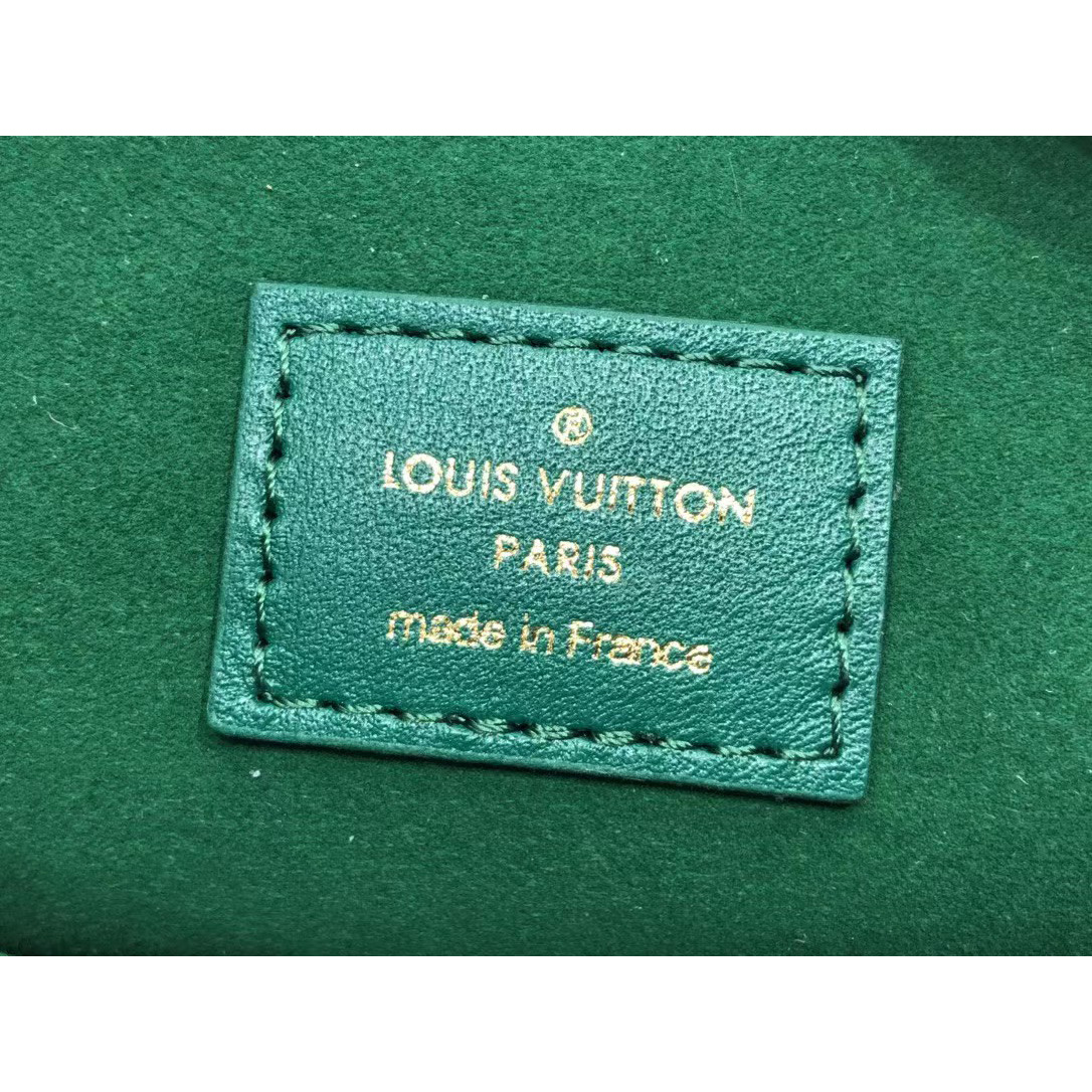 Louis Vuitton  BB Handbag （21 x 16 x 7cm） - 