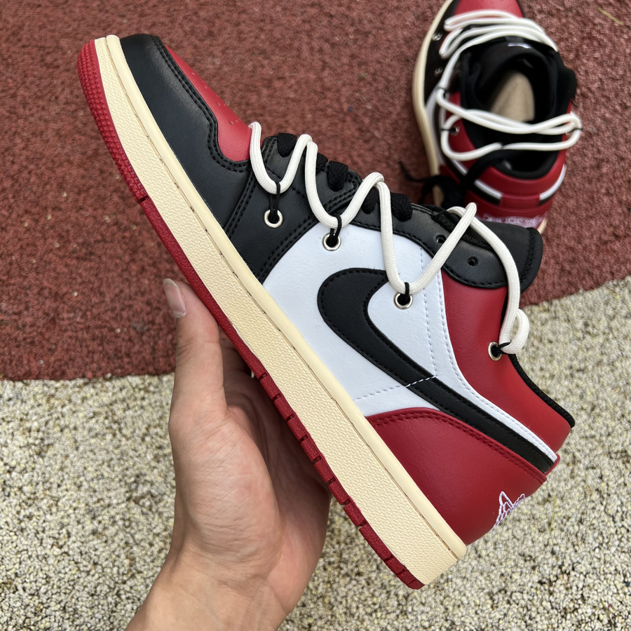 Jordan  Air 1 Low 'Chicago' Sneaker   553558-612 - DesignerGu