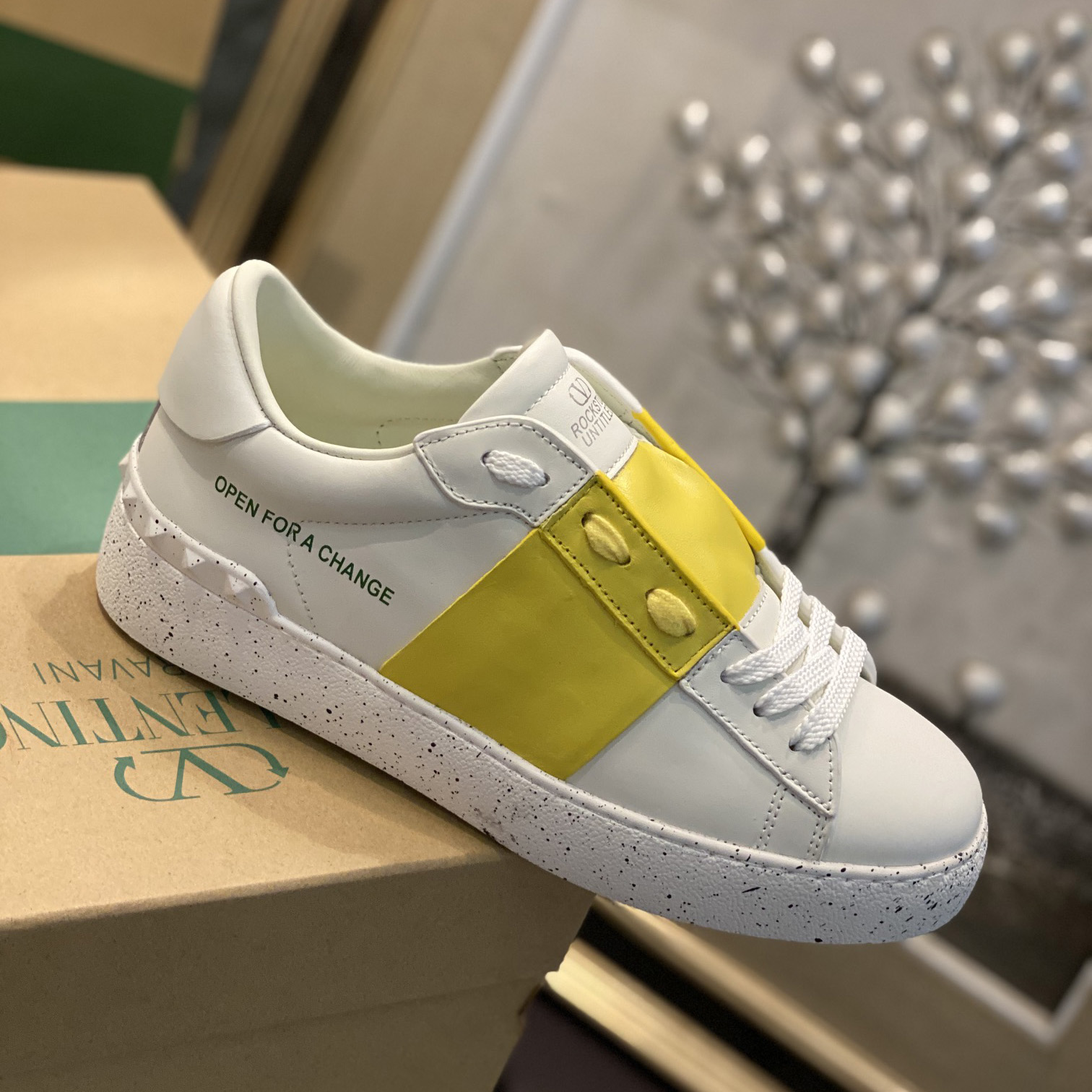 Valenti Open For A Change Sneaker In Bio-Based Material In White/Lemon Cream - 