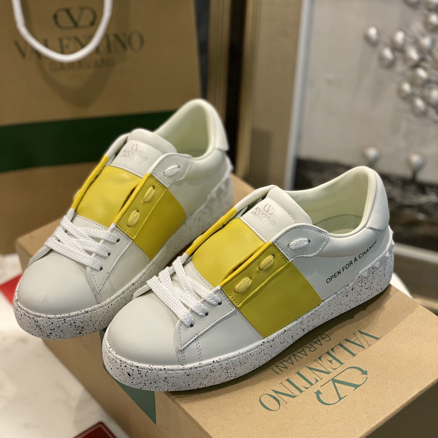 Valenti Open For A Change Sneaker In Bio-Based Material In White/Lemon Cream - 