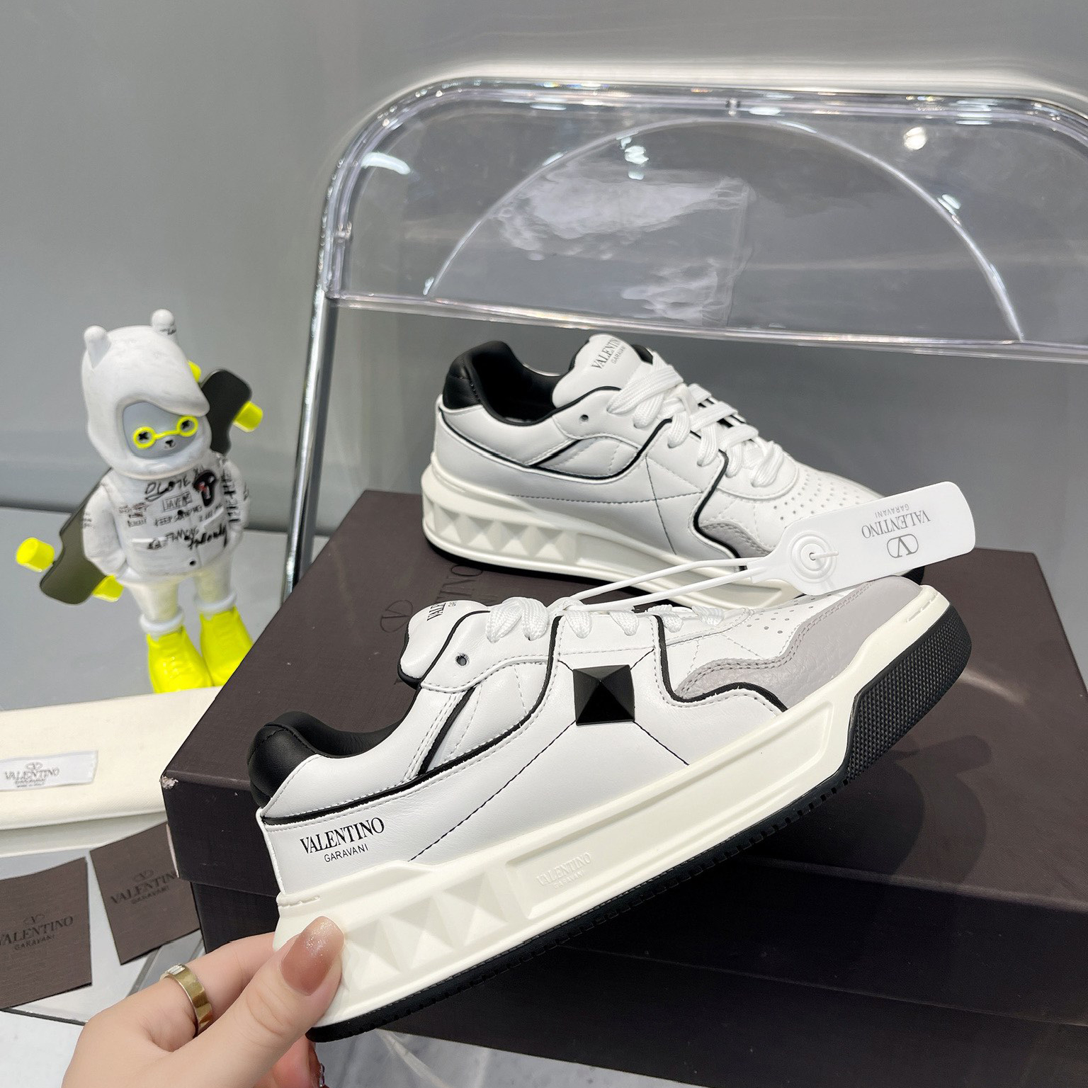 Valenti One Stud Low-Top Calfskin Sneaker - DesignerGu