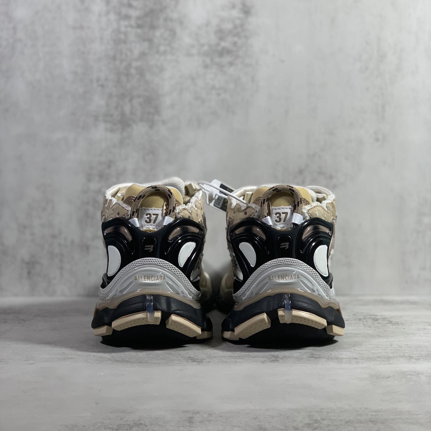 Balenciaga Runner Sneaker In Beige And Black Mesh And Nylon - 