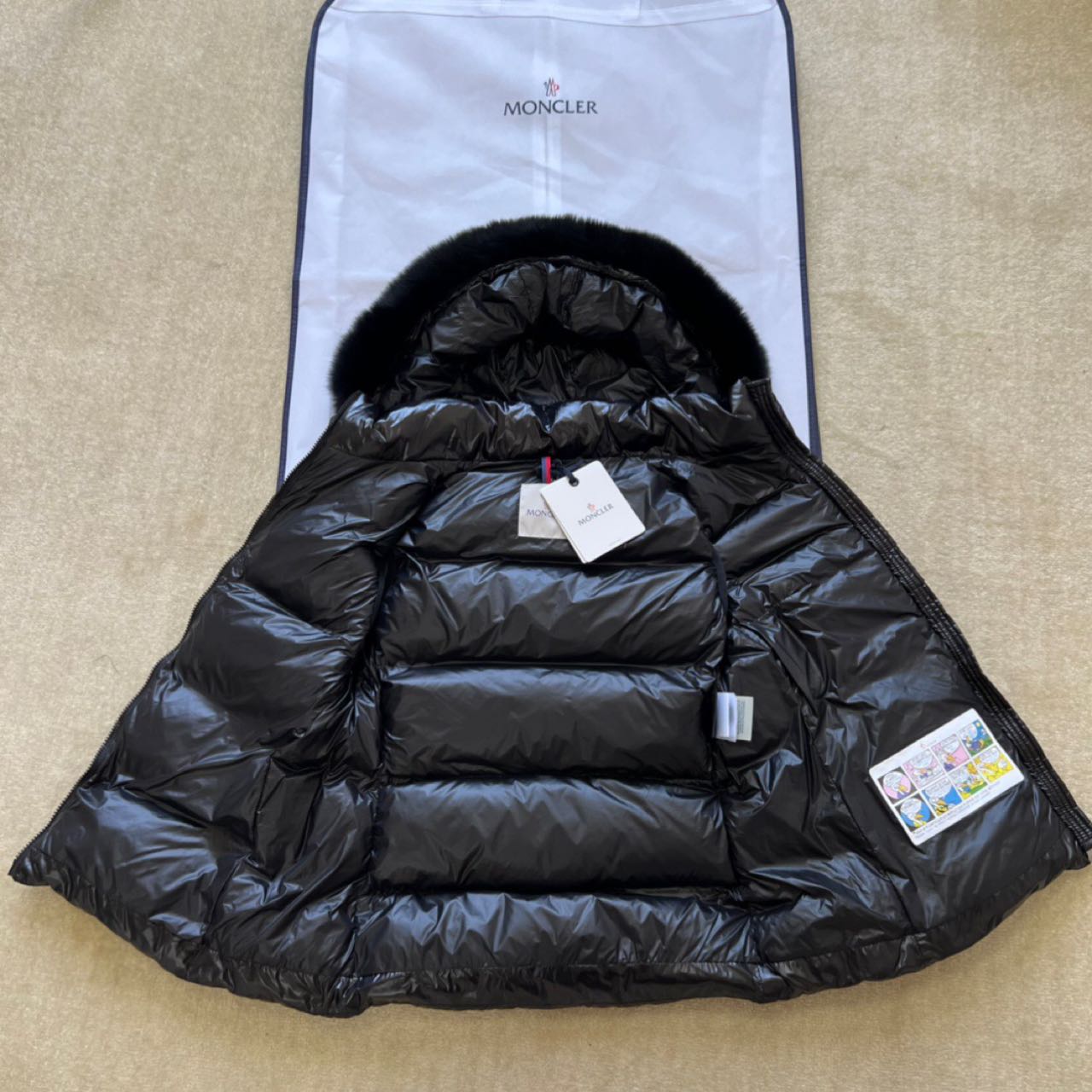 Moncler Bairon Faux-Fur-Trim Vest - 