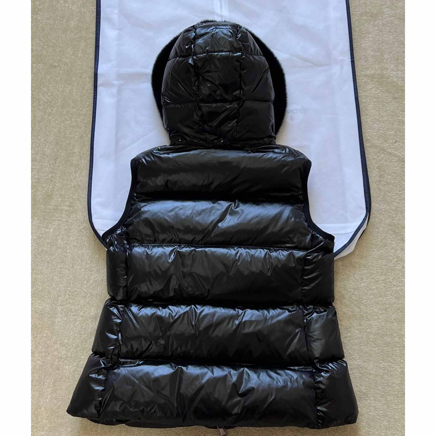Moncler Bairon Faux-Fur-Trim Vest - 