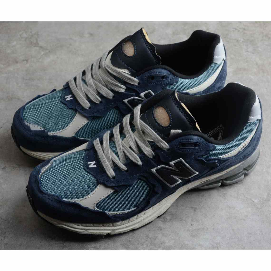 New Balance WL2002 Sneakers     - 