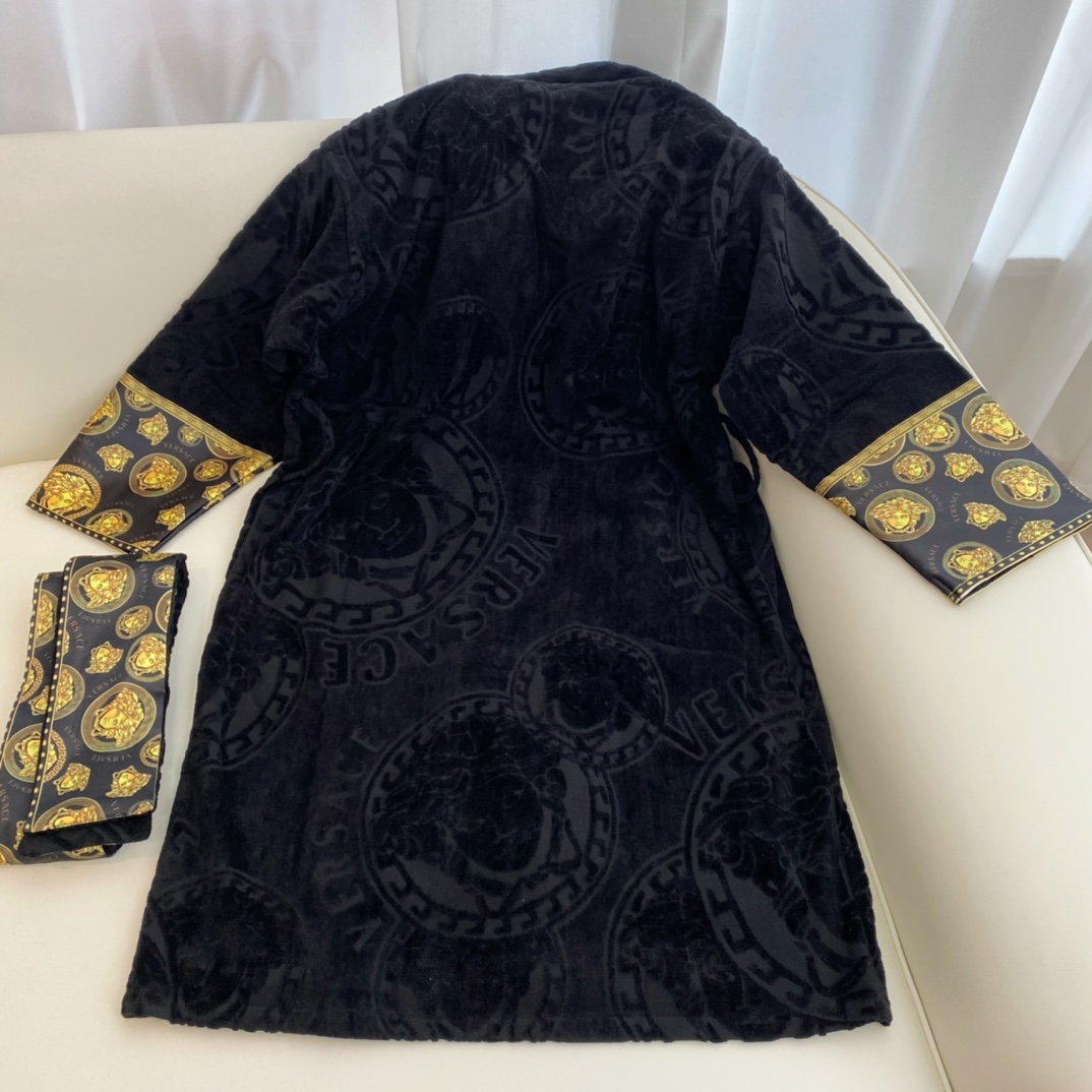 Versace I ♡ Baroque Bathrobe(Uniform size) - DesignerGu