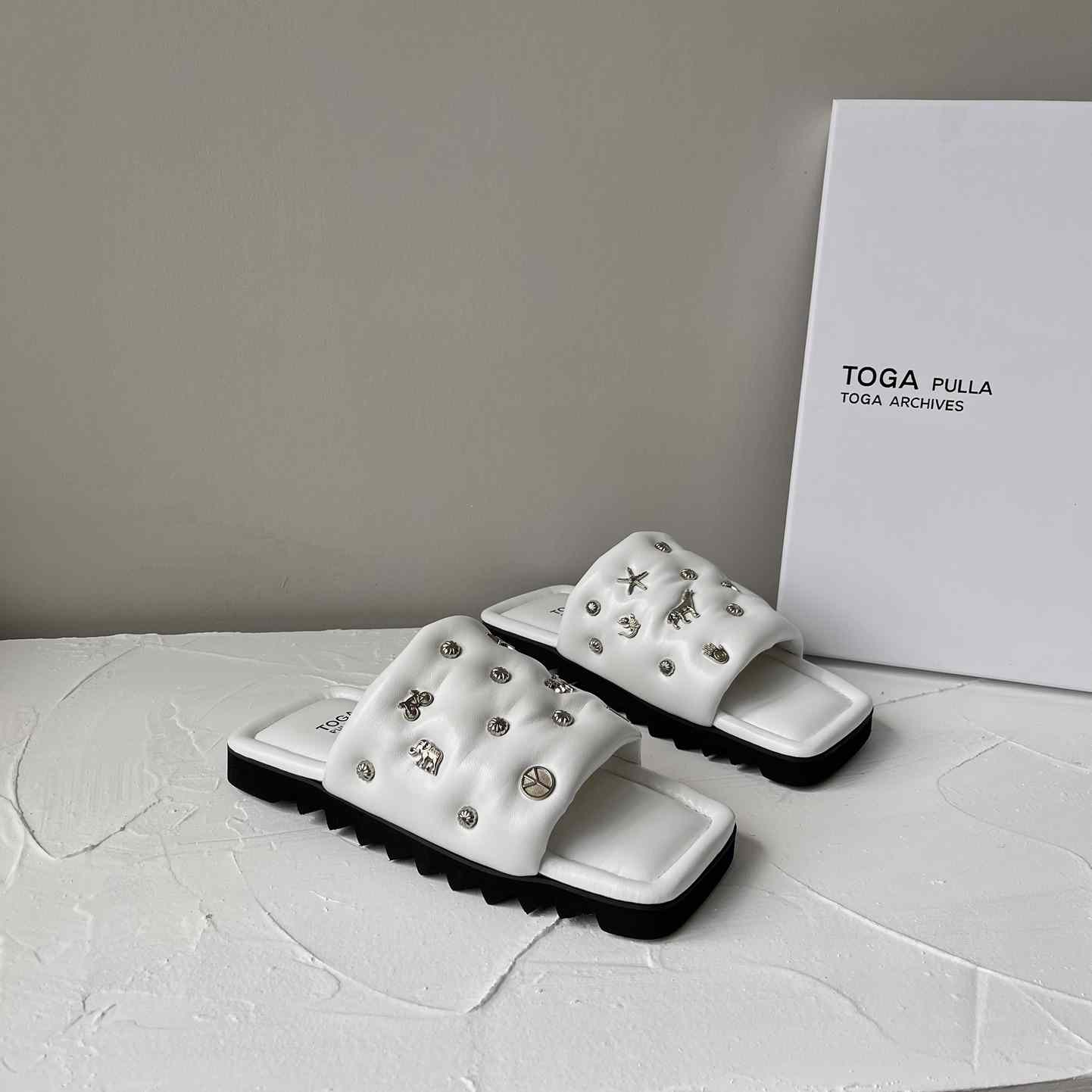 Toga Virilis Leather Slides - DesignerGu