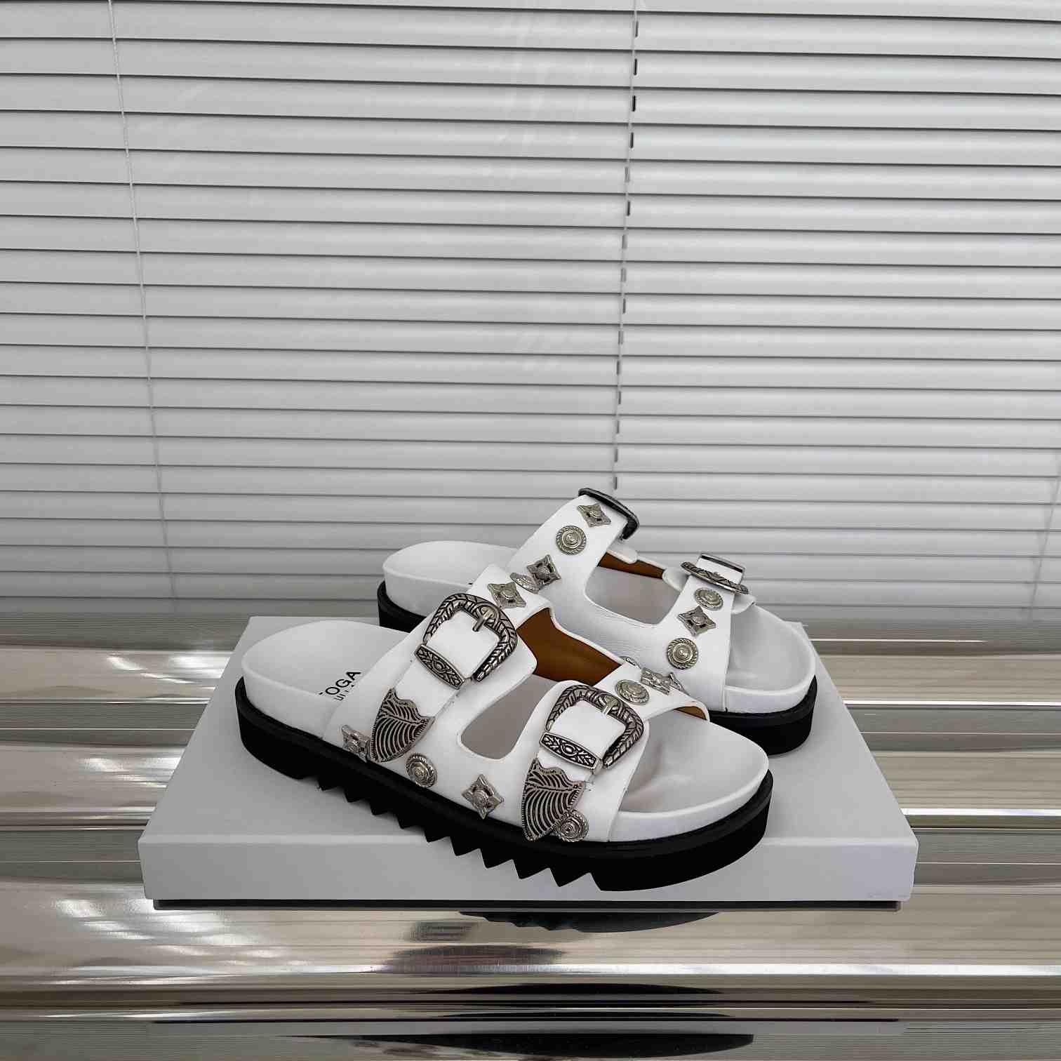 Toga Virilis Studded Leather Slides - DesignerGu