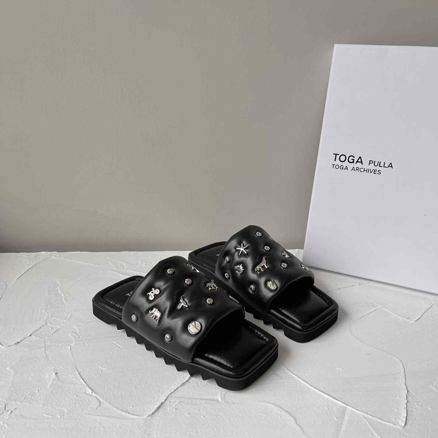 Toga Virilis Leather Slides - DesignerGu
