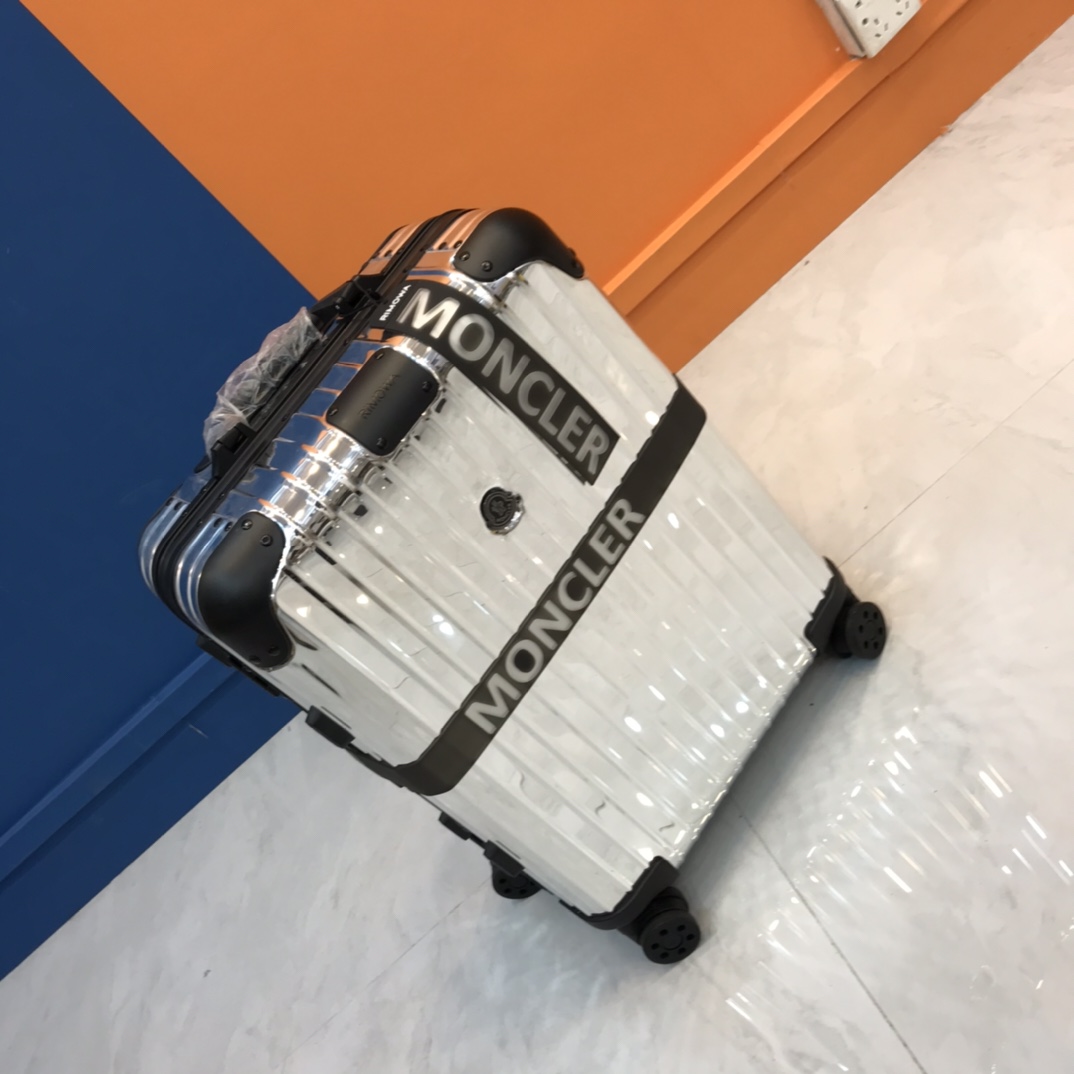 Moncler Genius Moncler Rimowa 'Reflection' Silver Suitcase - DesignerGu