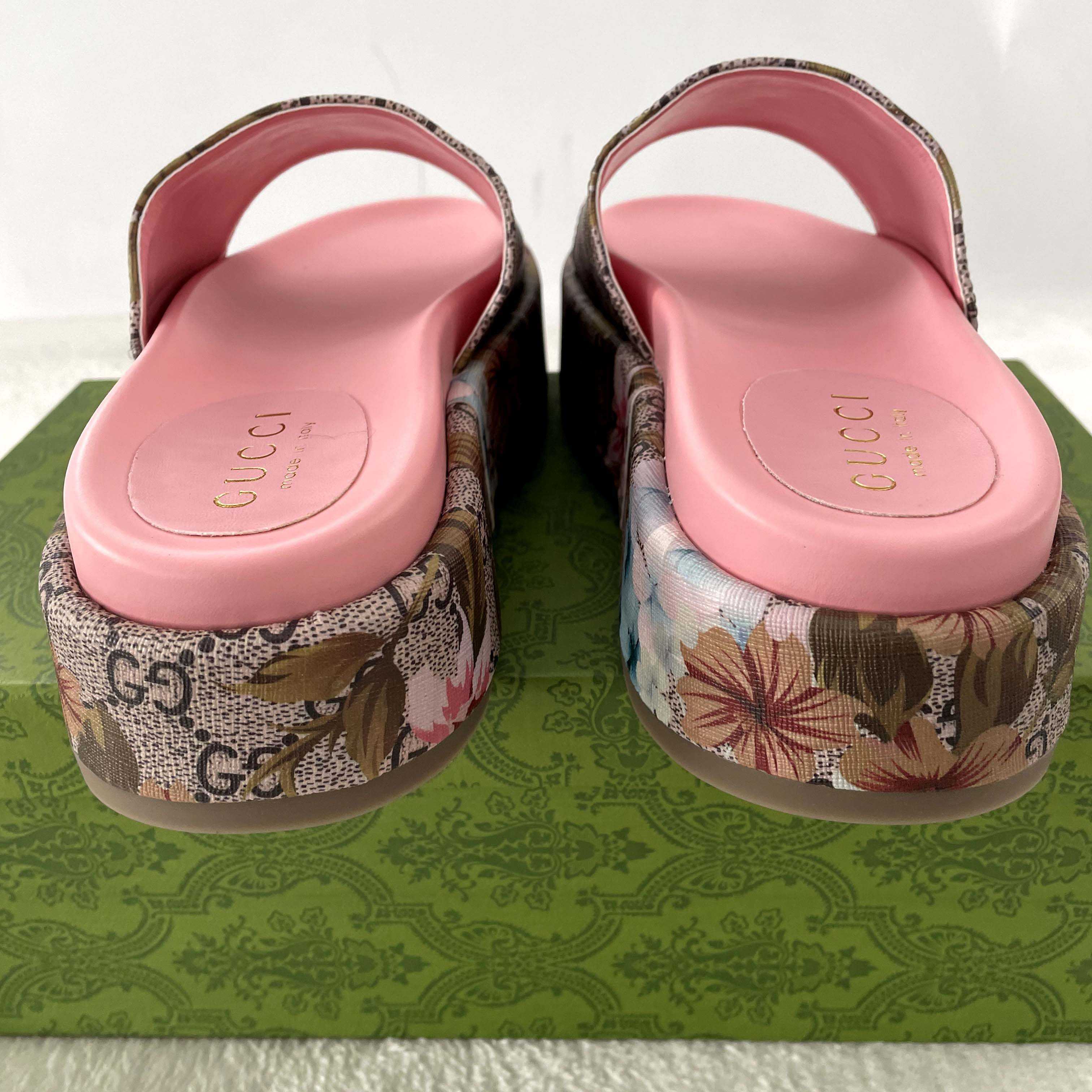 Gucci Women's Flora Sandal - DesignerGu
