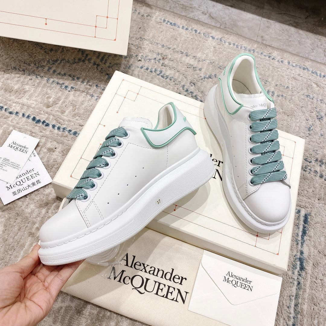 Alexander Mqueen Oversized Sneaker In White - DesignerGu