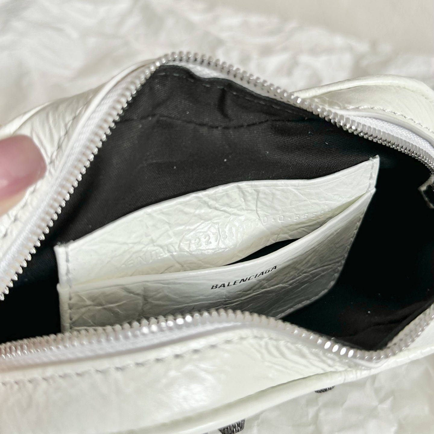 Balenciaga Le Cagole Heart Mini Bag In Optic White (16-12.7-4.5cm) - 
