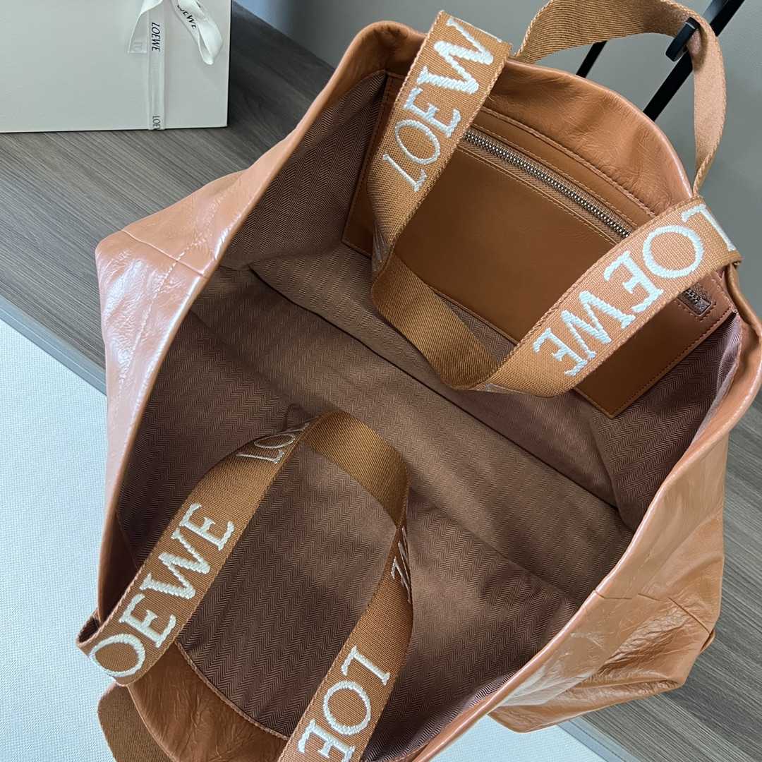 Loewe Fold Shopper In Paper Calfskin - DesignerGu