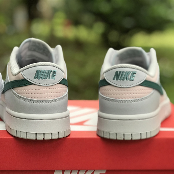 Dunk Low “Mineral Teal” Sneaker       FD1232-002 - 