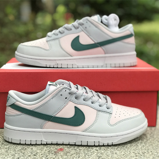 Dunk Low “Mineral Teal” Sneaker       FD1232-002 - 