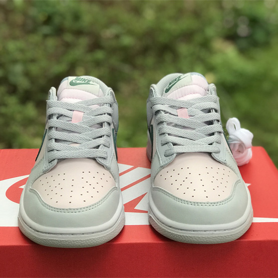 Dunk Low “Mineral Teal” Sneaker       FD1232-002 - 