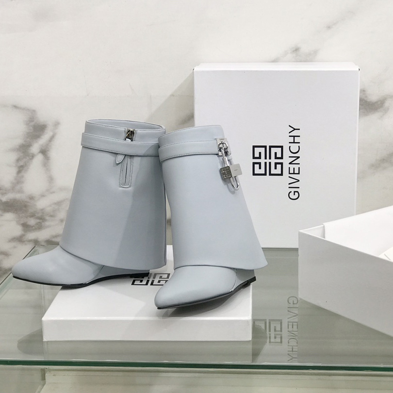 Givenchy Shark Lock Ankle Boots In Leather - DesignerGu