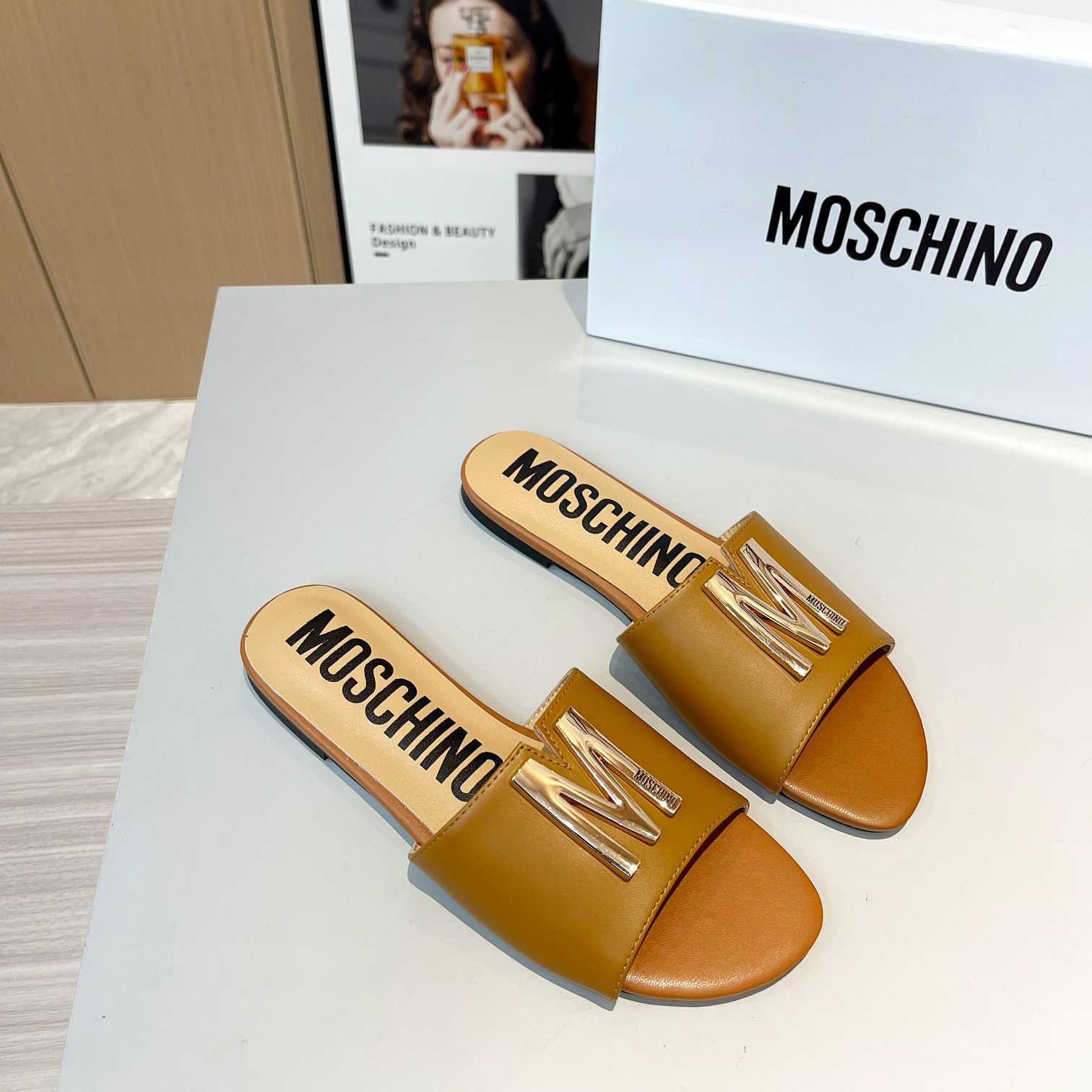 Moschino M Plaque Sandals - DesignerGu