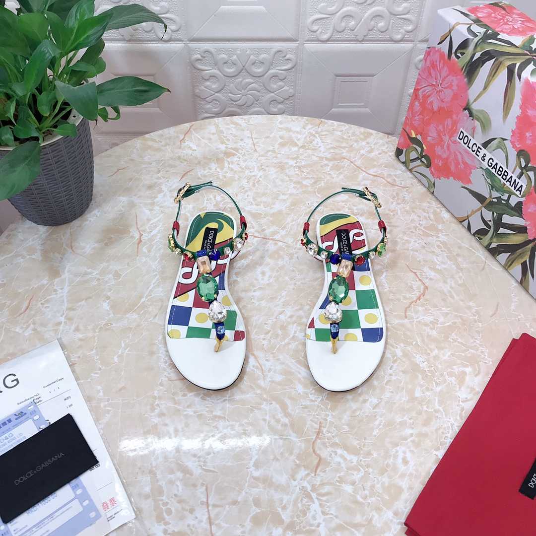 Dolce & Gabbana Patent Leather Thong Sandals - DesignerGu