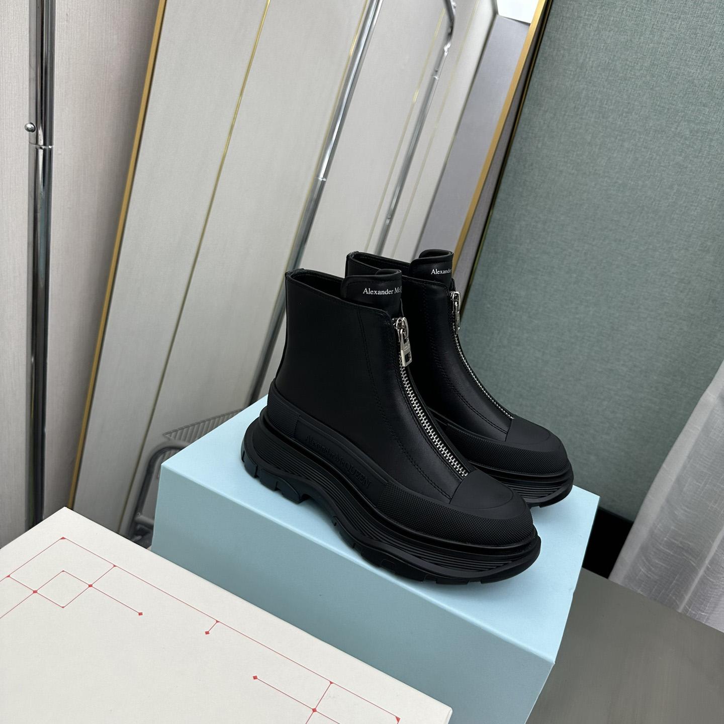 Alexander Mqueen Tread Slick Zip Boot In Black - DesignerGu