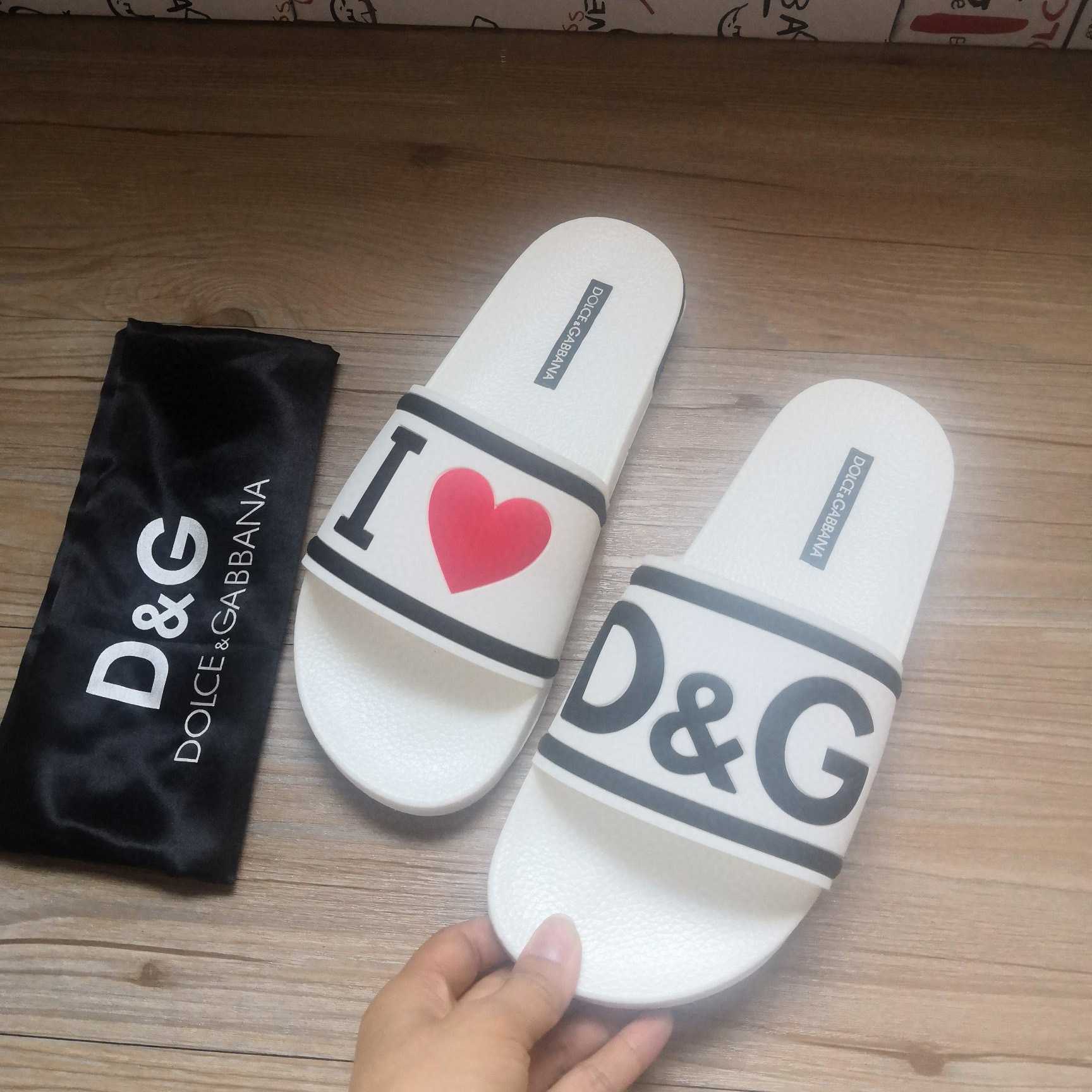 Dolce & Gabbana Logo Slides - 