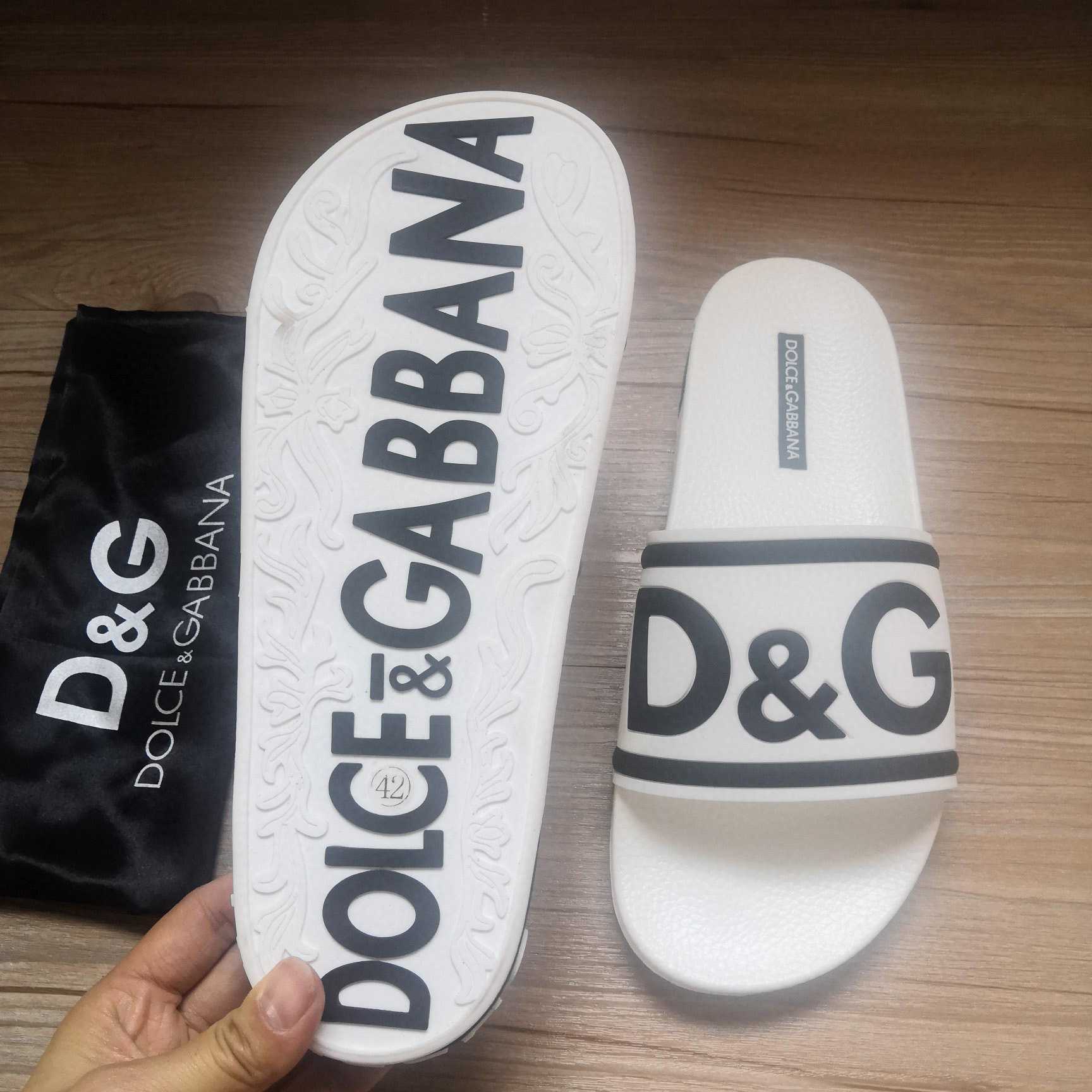 Dolce & Gabbana Logo Slides - 