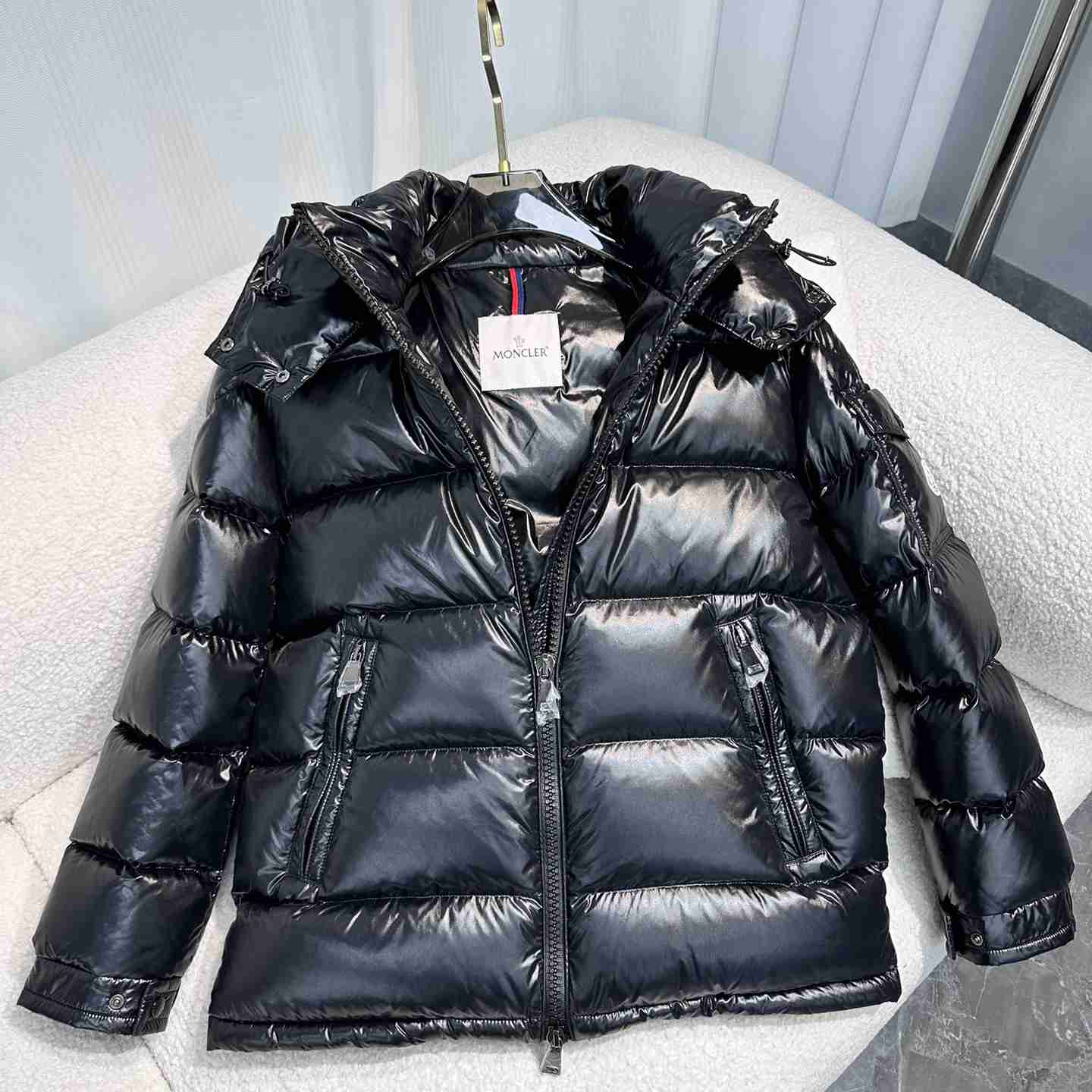 Moncler Maire Short Down Jacket - DesignerGu