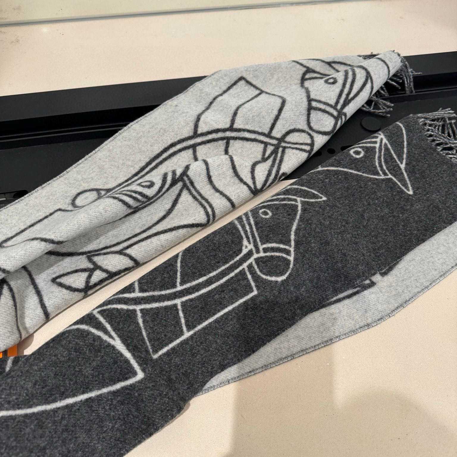 Hermes Casaque Entrelacs Equestres muffler  - DesignerGu