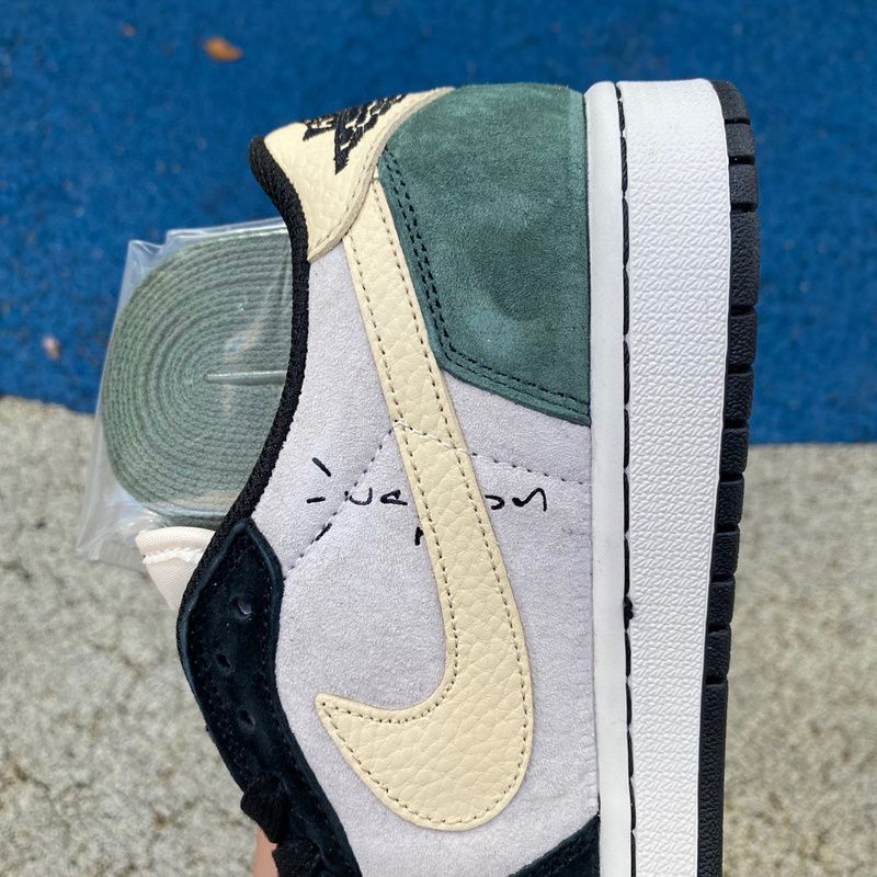 Air Jordan 1 x Travis Scott TS Sneaker     DM7866-811 - 
