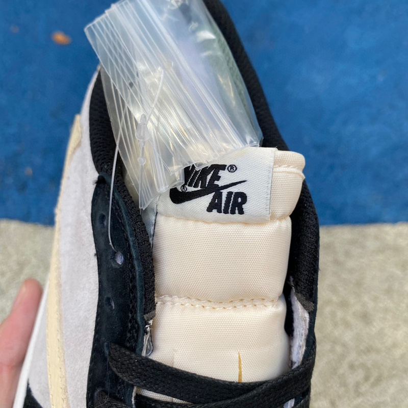 Air Jordan 1 x Travis Scott TS Sneaker     DM7866-811 - 