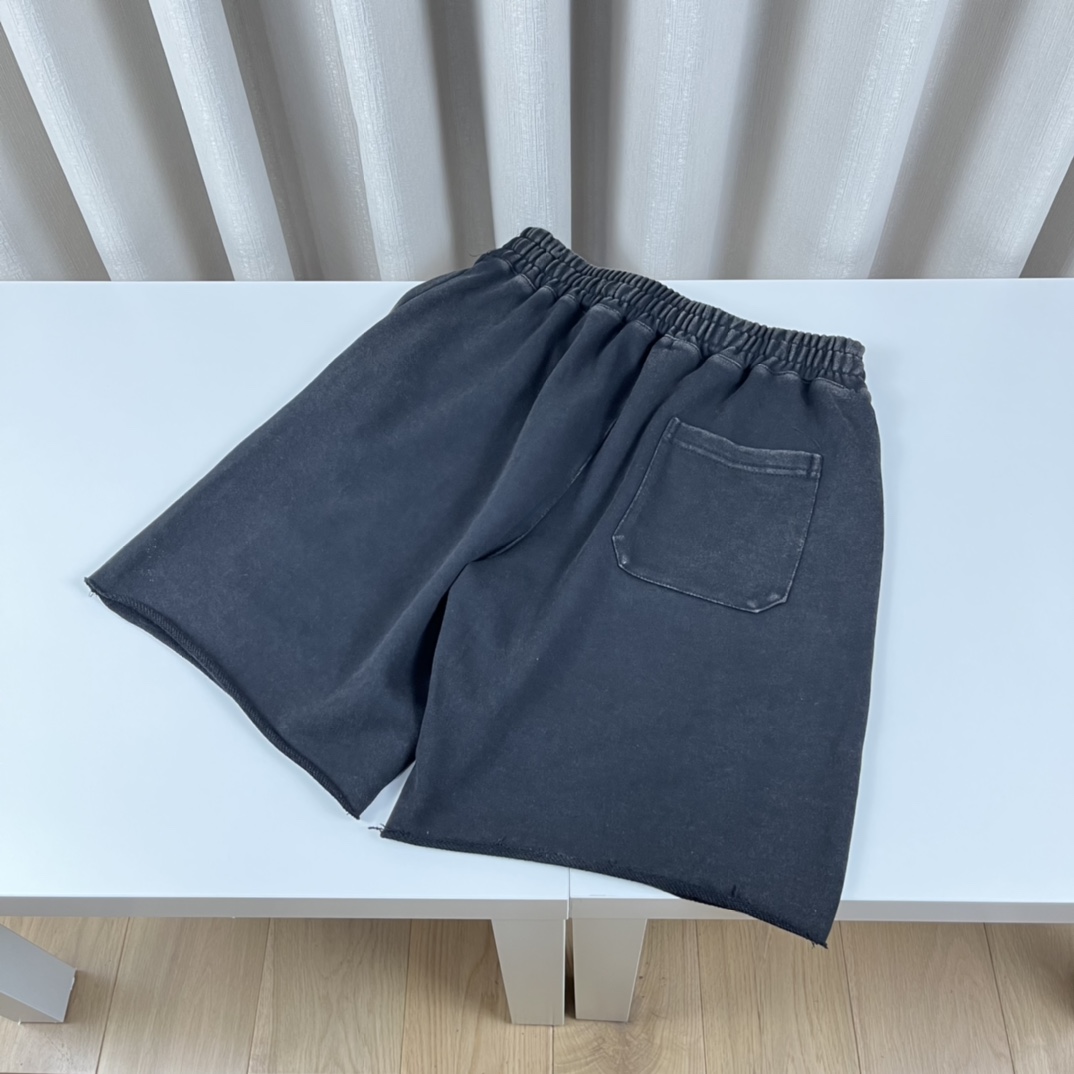 Vertabrae Sweatshorts - 