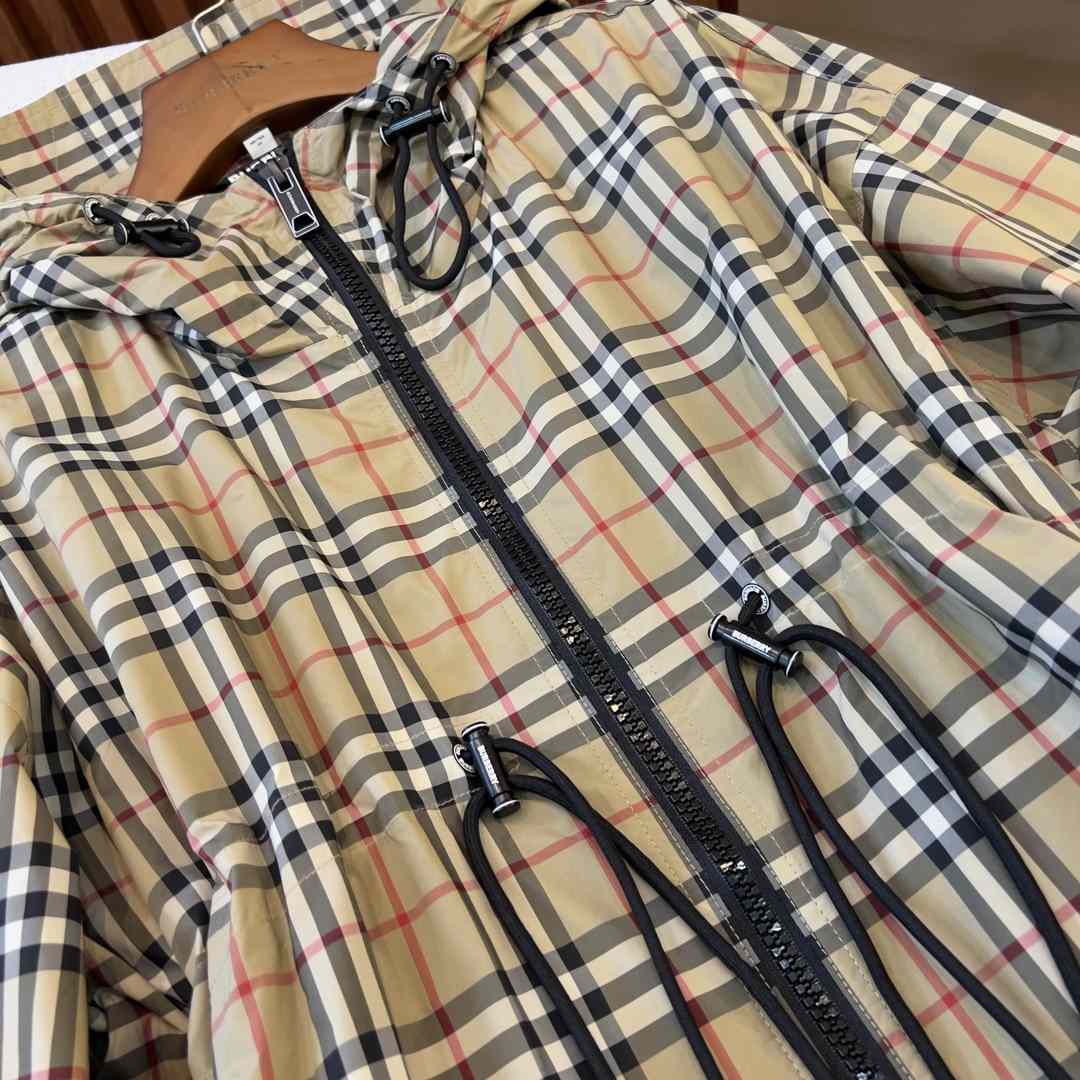 Burberry Logo Tape Vintage Check Hooded Jacket - DesignerGu