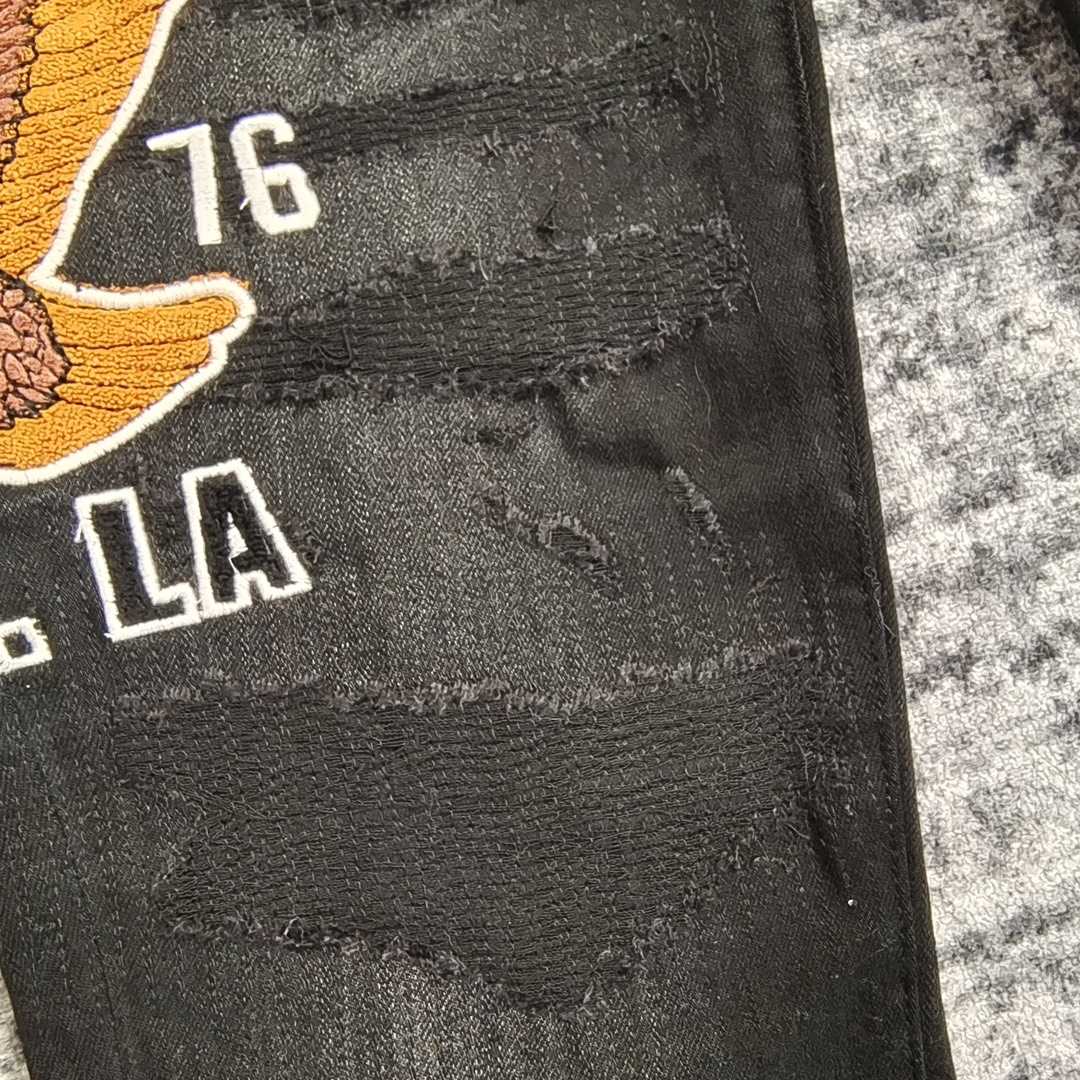 Amiri Slim Fit Jeans    657 - DesignerGu