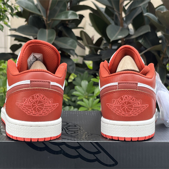 Air Jordan 1 Low Sneaker      FJ3459-160 - 