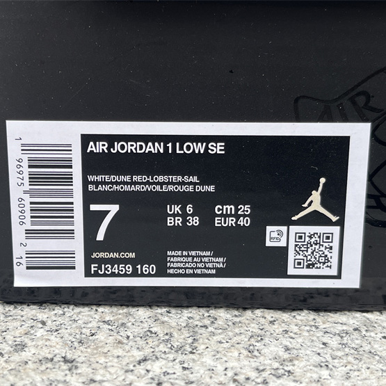 Air Jordan 1 Low Sneaker      FJ3459-160 - 