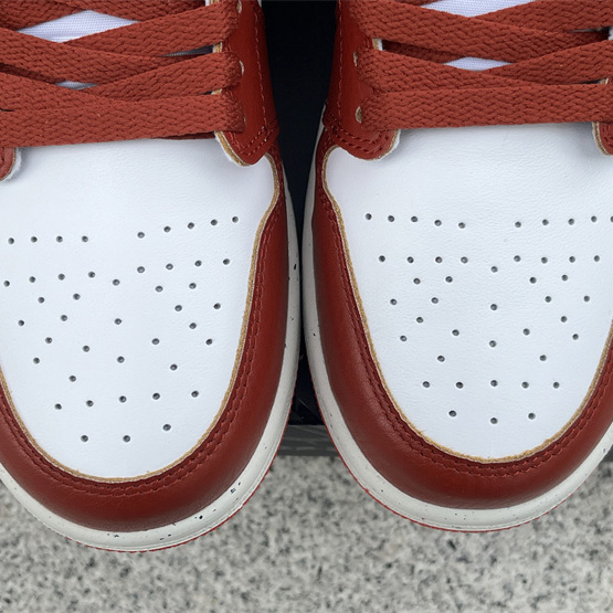 Air Jordan 1 Low Sneaker      FJ3459-160 - 