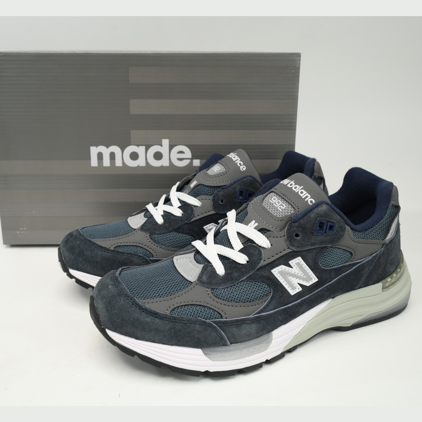 New Balance 992 Navy Blue Sneakers      M992GG  - DesignerGu