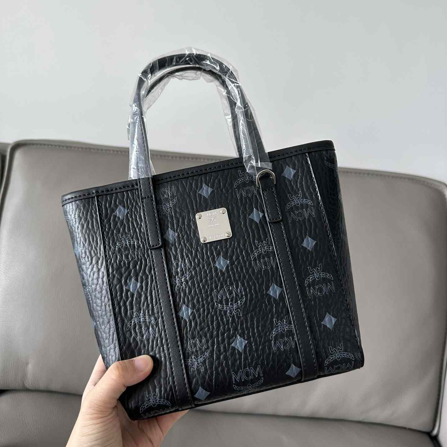 MCM Aren Top-zip Shopper In Visetos - DesignerGu