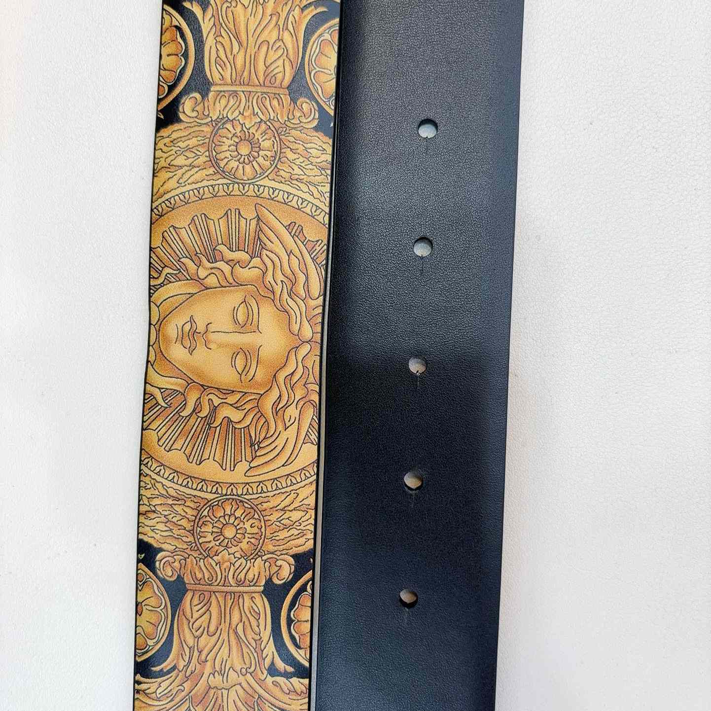 Versace Barocco Reversible Leather Belt    40mm - DesignerGu