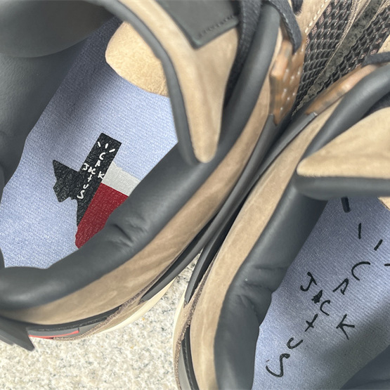 Travis Scott x Air Jordan 4 Retro Brown TS Sneakers    AJ4-766302 - 