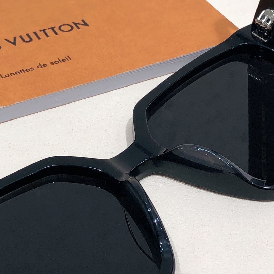 Louis Vuitton Sunglasses  Z0286 - 