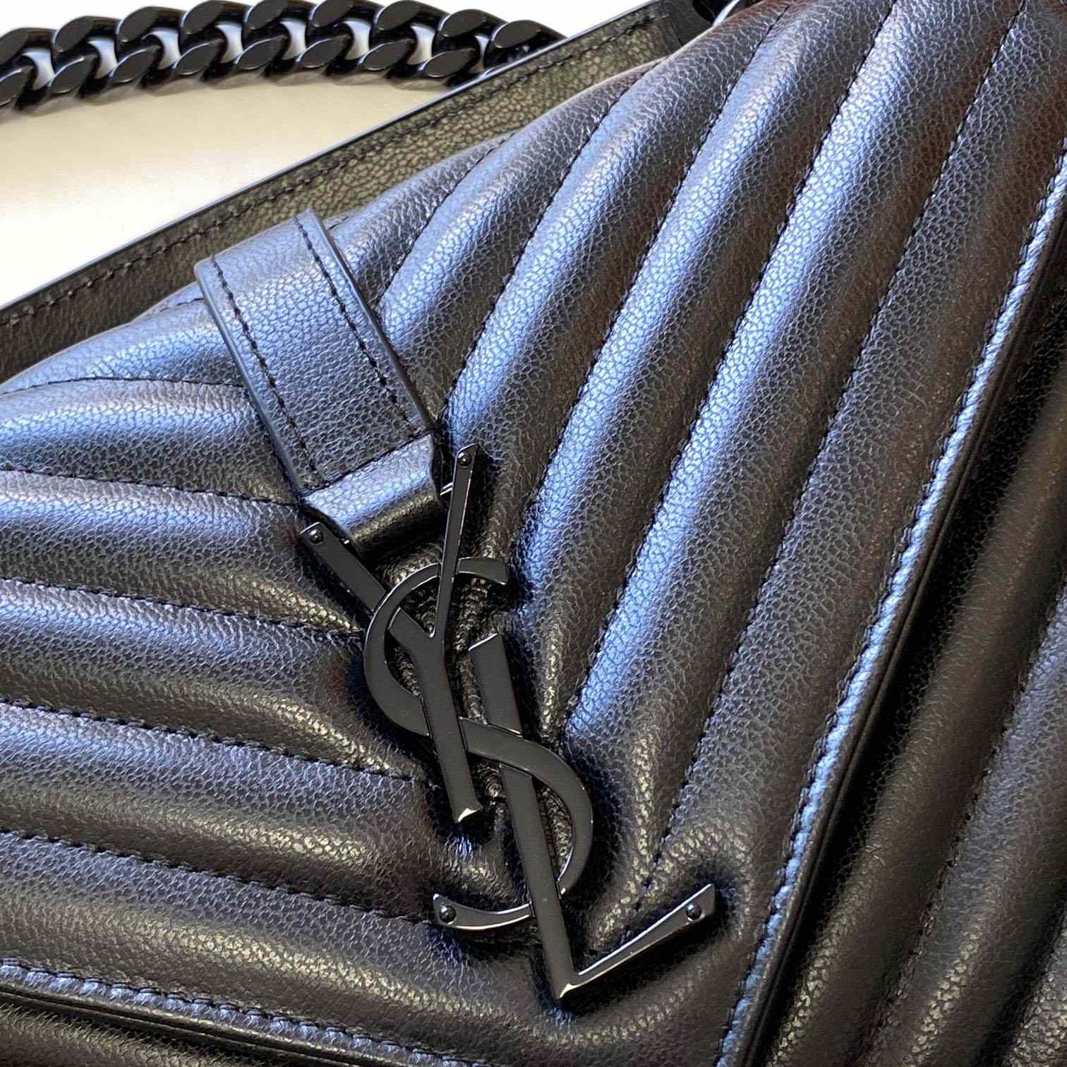 Saint Laurent Leather Shoulder Bag Black  (24x17x6.5cm) - DesignerGu