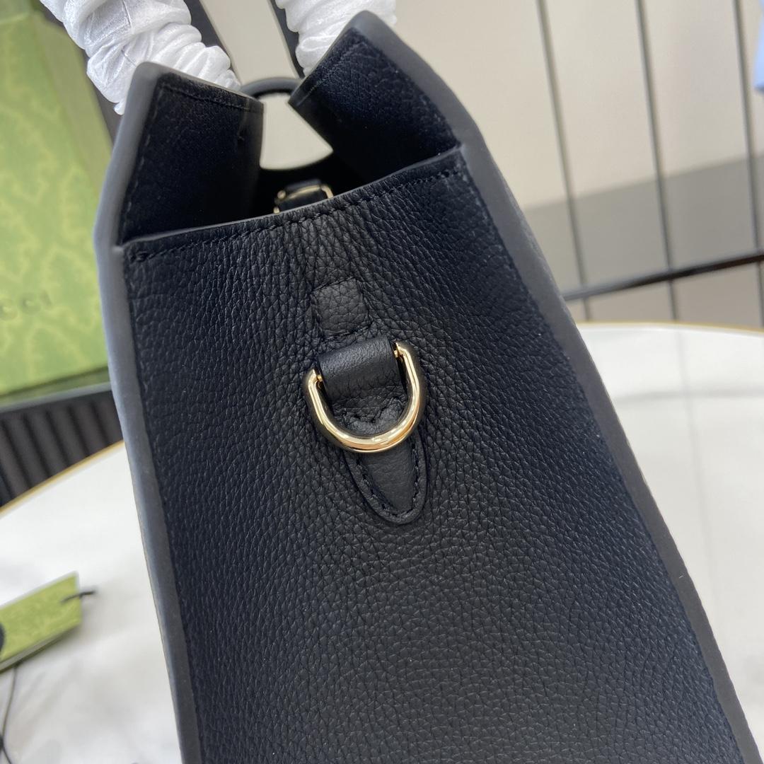 Gucci Medium Tote Bag With Hook Closure - 